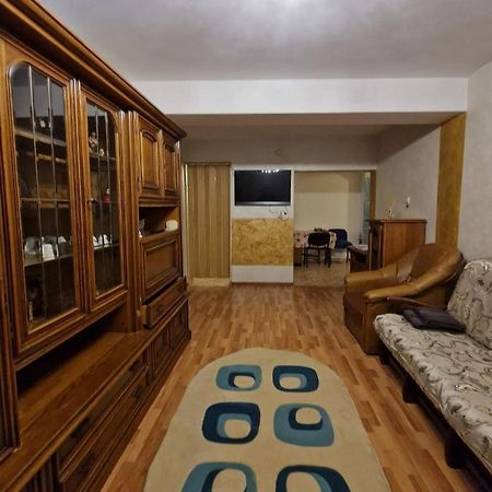 شقة Târgu Jiu  في Apartament Victoria المظهر الخارجي الصورة