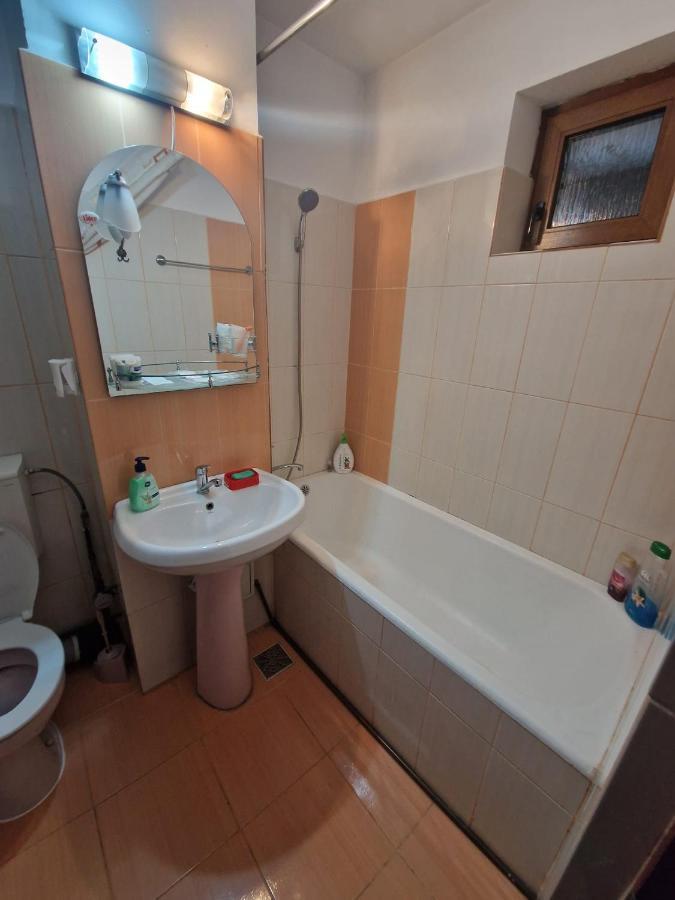 شقة Târgu Jiu  في Apartament Victoria المظهر الخارجي الصورة