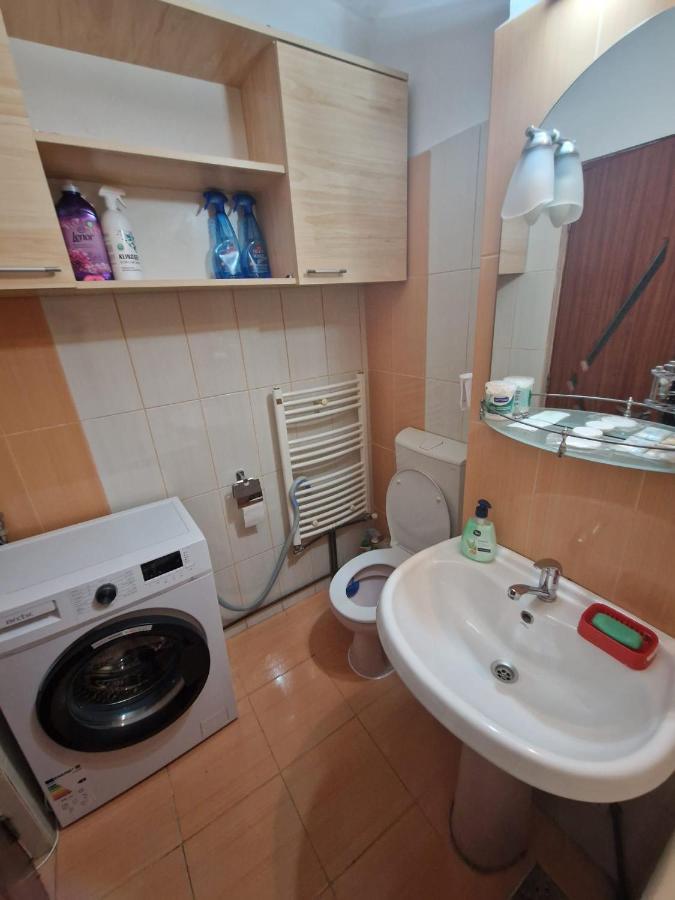 شقة Târgu Jiu  في Apartament Victoria المظهر الخارجي الصورة