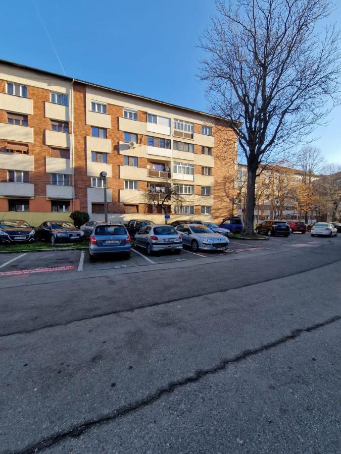 شقة Târgu Jiu  في Apartament Victoria المظهر الخارجي الصورة